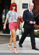 th_89126_RihannaleavesPlazaAtheneeHotelParis8.10.2010_14_122_123lo.JPG