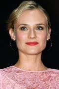th_36031_Tikipeter_Diane_Kruger_Pieds_Nus_Sur_Des_Limaces_German_Premiere_034_123_127lo.jpg