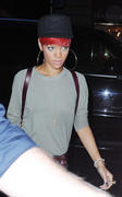 th_31756_RihannaattheChineserestaurantPhilippeinNY13.8.2010_28_122_191lo.jpg
