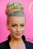 th_99242_KatieCassidy_6th_Annual_Hollywood_Style_Awards_19_122_235lo.jpg