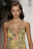 th_35156_md-lerage.com-ss05-rtw-newyork-w-steffe-004-lxclgfaa_122_342lo.jpg