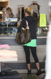 th_13400_celebrity_paradise.com_TheElder_AshleyTisdale2010_03_08_ShopsPlanetBlue4_122_35lo.jpg