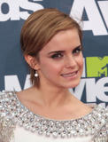 th_76873_EmmaWatson_2011MTVMovieAwards_LA_050611_569_122_368lo.jpg