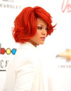 th_40042_Rihanna2011BillboardMusicAwardsArrival22.5.2011_101_122_444lo.jpg