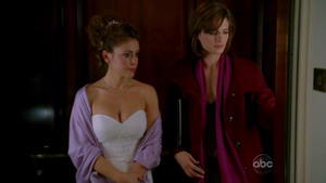 http://img186.imagevenue.com/loc456/th_00566_AlyssaMilano_CastleS02E12HDTV_123_456lo.jpg