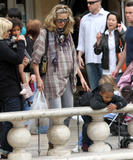 th_89028_HeidiKlum_EnjoyingadayoutatTheGroveinWestHollywoodMarch192011_By_oTTo20_122_467lo.jpg