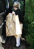 th_44724_Preppie_-_Ashley_Tisdale_shopping_at_Christian_Louboutin_in_Beverly_Hills_-_Dec._8_2009_669_122_474lo.jpg