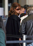 th_06298_Halle_Berry_catching_her_flight_out_of_LAX_01_122_490lo.jpg
