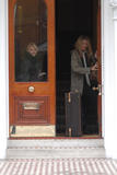 th_22592_celeb-city.org_Kylie_Minogue_leaves_her_london_home_10_122_68lo.jpg