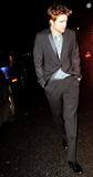 http://img186.imagevenue.com/loc248/th_15620_Robert_Pattinson_outside12_122_248lo.jpg