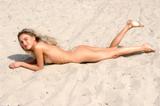 Antonina in sand-n4hu7rx5p4.jpg