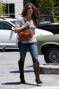 http://img186.imagevenue.com/loc448/th_05436_Ashley_Greene_at_Ralphs_Supermarket_in_LA12_122_448lo.jpg