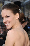 http://img186.imagevenue.com/loc462/th_79627_celebrity_paradise.com_TheElder_HilarySwank17_122_462lo.jpg