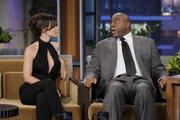 http://img186.imagevenue.com/loc586/th_014024604_Evangeline_Lilly_Appearing_on_The_Tonight_Show_with_Jay_Leno22_122_586lo.jpg